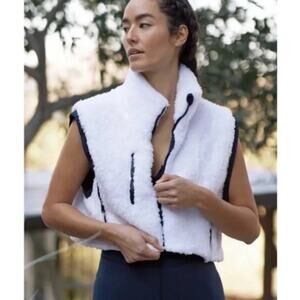 FP Movement Highline Reversible Vest Large White Black Reversible Sherpa BZ
